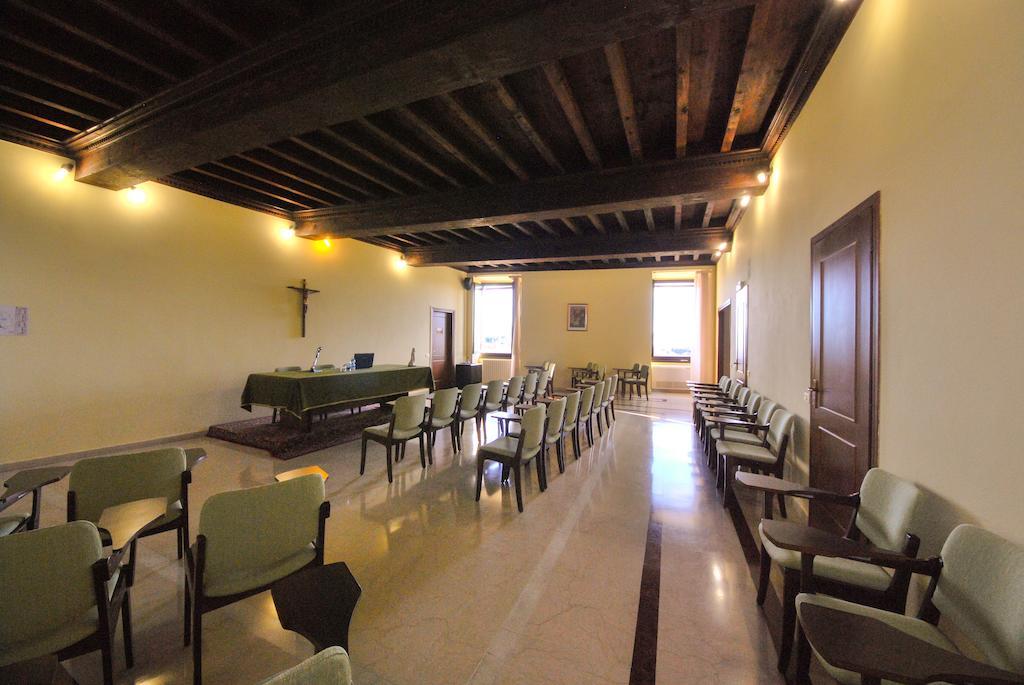 Villa Santa Maria Dell'Arco - Centro Oreb Cazzago San Martino エクステリア 写真