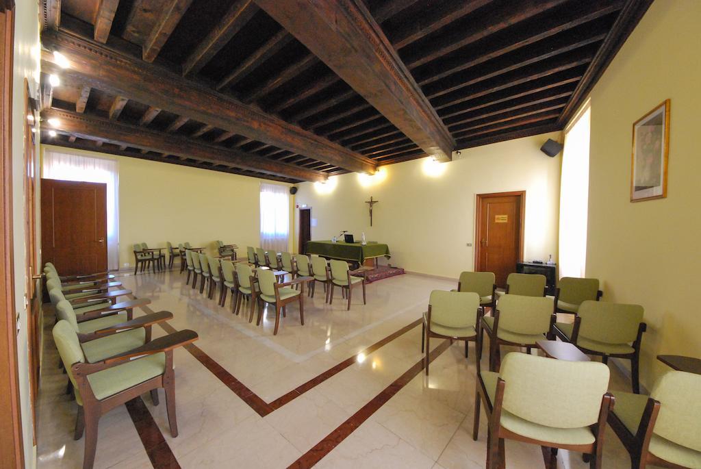 Villa Santa Maria Dell'Arco - Centro Oreb Cazzago San Martino エクステリア 写真