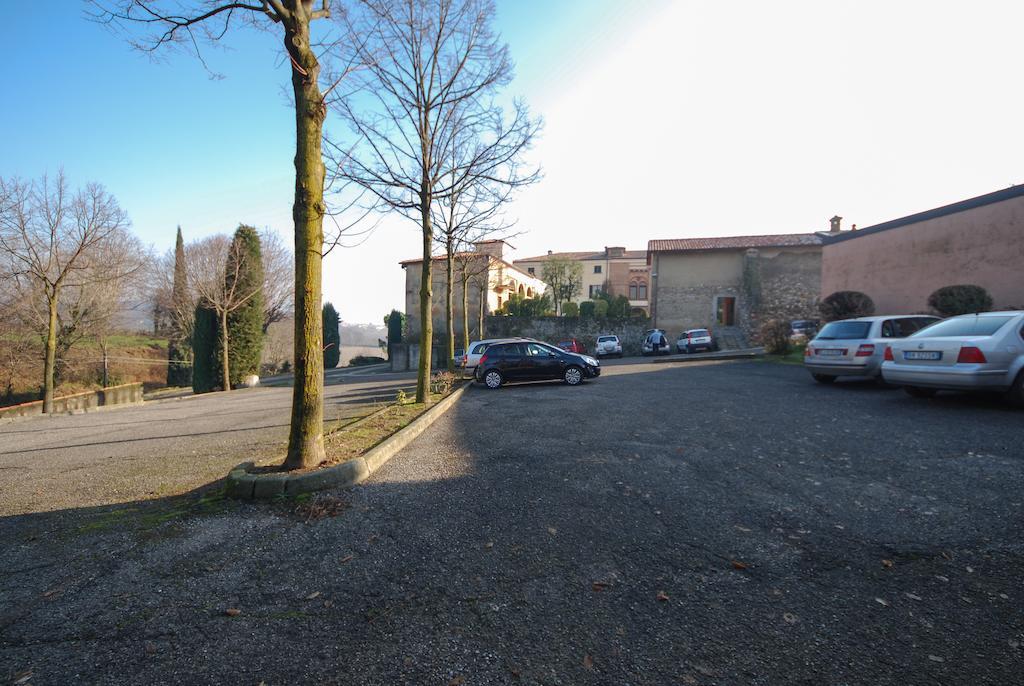 Villa Santa Maria Dell'Arco - Centro Oreb Cazzago San Martino エクステリア 写真