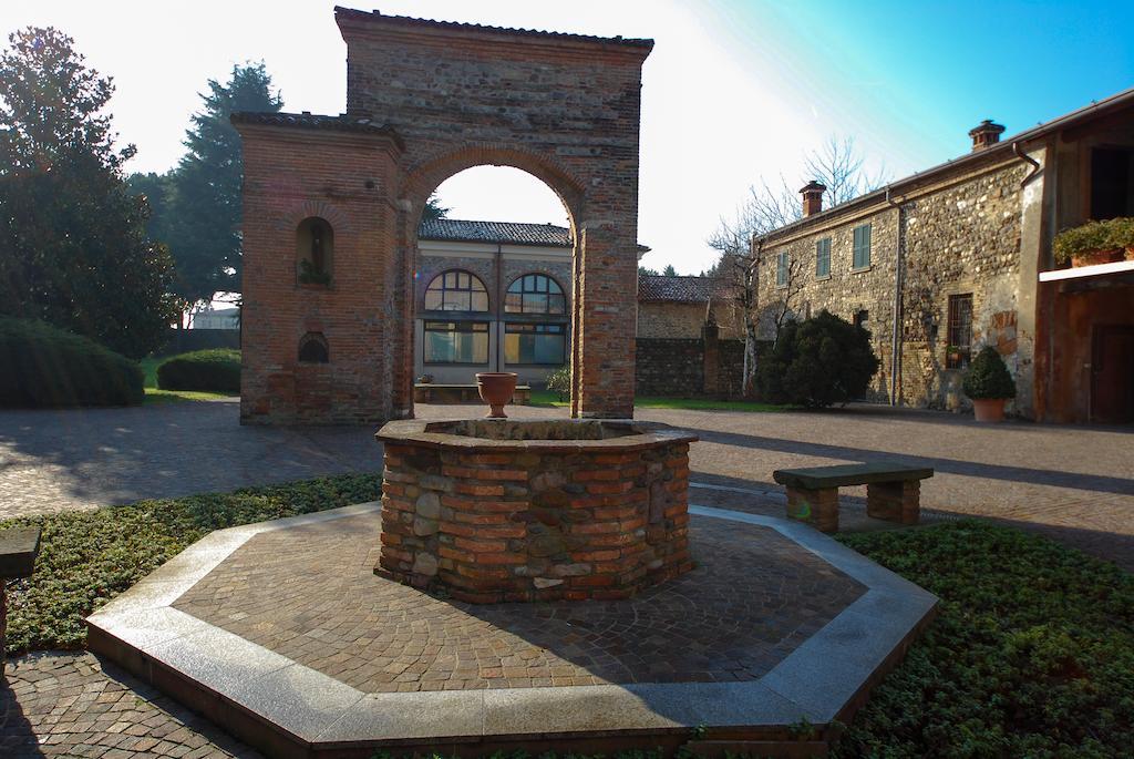 Villa Santa Maria Dell'Arco - Centro Oreb Cazzago San Martino エクステリア 写真