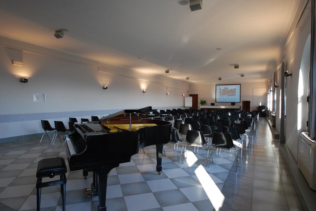 Villa Santa Maria Dell'Arco - Centro Oreb Cazzago San Martino エクステリア 写真