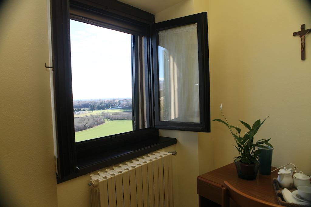 Villa Santa Maria Dell'Arco - Centro Oreb Cazzago San Martino 部屋 写真