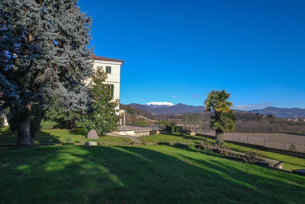 Villa Santa Maria Dell'Arco - Centro Oreb Cazzago San Martino エクステリア 写真