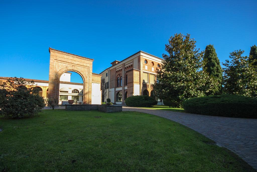 Villa Santa Maria Dell'Arco - Centro Oreb Cazzago San Martino エクステリア 写真