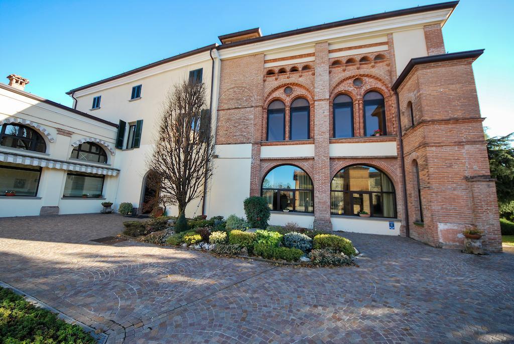 Villa Santa Maria Dell'Arco - Centro Oreb Cazzago San Martino エクステリア 写真